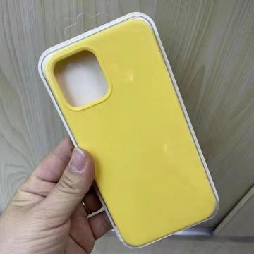 Coque Silicone Liquide pour iPhone 15 6.1"